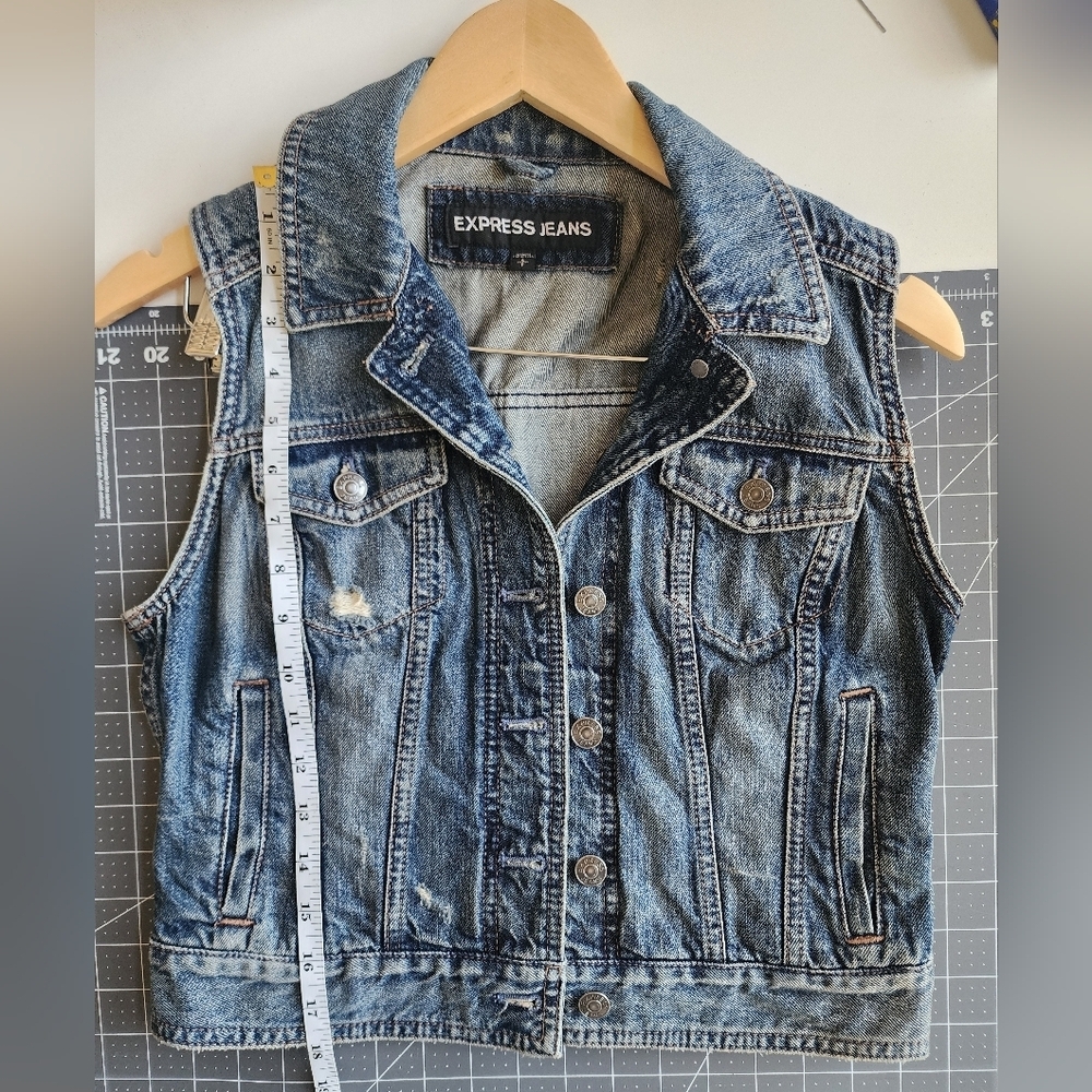 Express Jeans Distressed Denim Vest - Medium Wash Vintage Style - Small - Picture 12 of 12